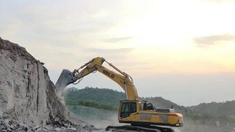 搅拌站设备材质：揭秘其关键要求与选择标准