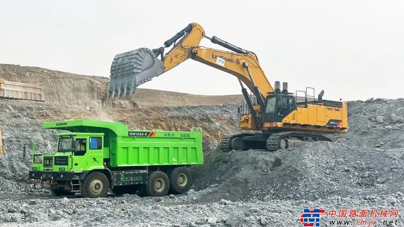 平地机刮板角度调整：关键步骤与注意事项